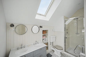 En Suite- click for photo gallery